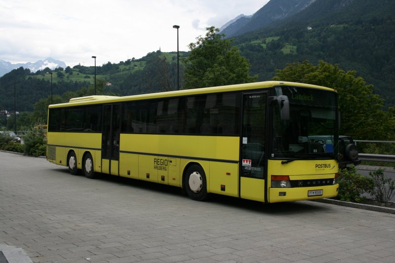  Regio Arlberg  / Postbus PT15'589 (Setra 319UL) am 26.7.2008 in Landeck. 