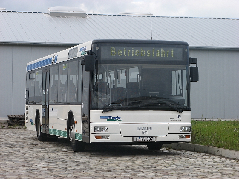 RegioBus-Linienbus abgestellt in Nienburg/Weser, 30. September 2007.