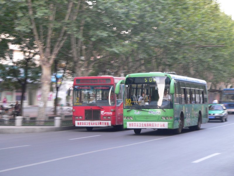 Reisebusse in Luoyang. 09/2007