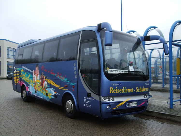 Reisedienst Schubert steht als SEV fr die S3 von Rostock Hbf.nach Rostock-Seehafen/Nord in der Haltestelle Hauptbahnhof Sd,
Rostock.(07.10.09)