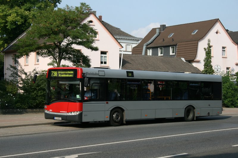 Rheinbahn 8016 auf der Linie 738 nach Dsseldorf Gerresheim in Mettmann Zentrum.
19.9.2009