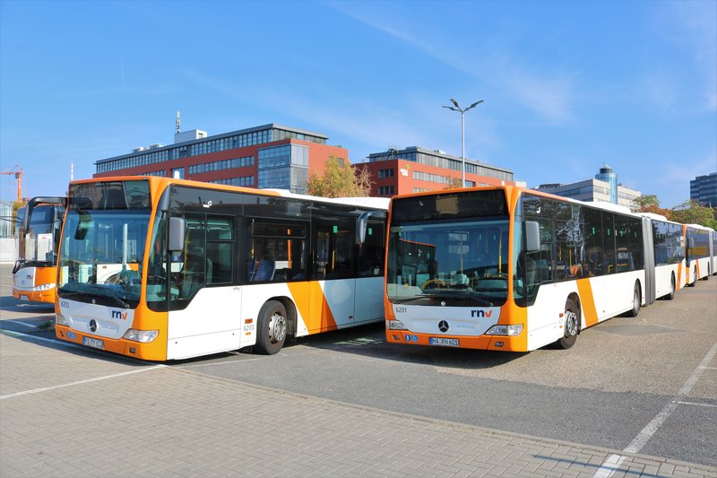 Rnv Mercedes Benz Citaro 1 Facelift G Wagen 6203 Und 6201 Am 20 10 18 Beim Tag Der Offenen Tur In Mannheim Bus Bild De