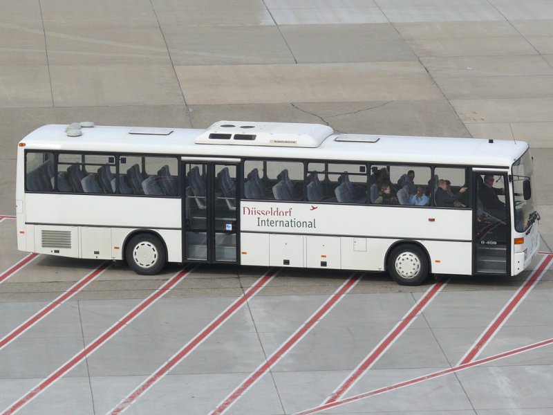 Rundfahrtenbus am Flughafen Dsseldorf 14.3.2009 
