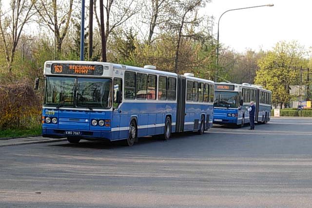 Scania CN113ALB PE079 und PE098,
14.04.2009 Krakw (Krakau), Kombinat