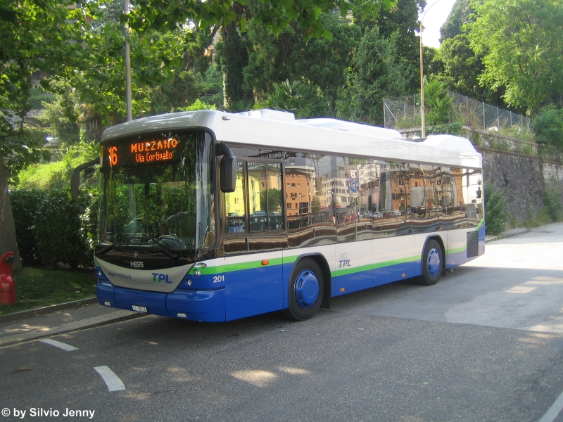 Scania/Hess Nr. 201 in der Pause hinter dem Bahnhof Lugano. Die Pause hat sich die kleine Scania sehr wohl verdient. Denn die Linie 16 fordert, wie eignetlich alle Linien in Lugano, die Fahrzeuge sehr stark.