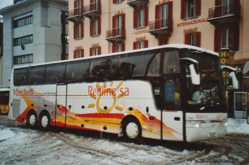 Schnee in Bellinzona: Marchetti, Airolo TI 60772 Van Hool am 10. Dezember 2008 Bellinzona, Bahnhof