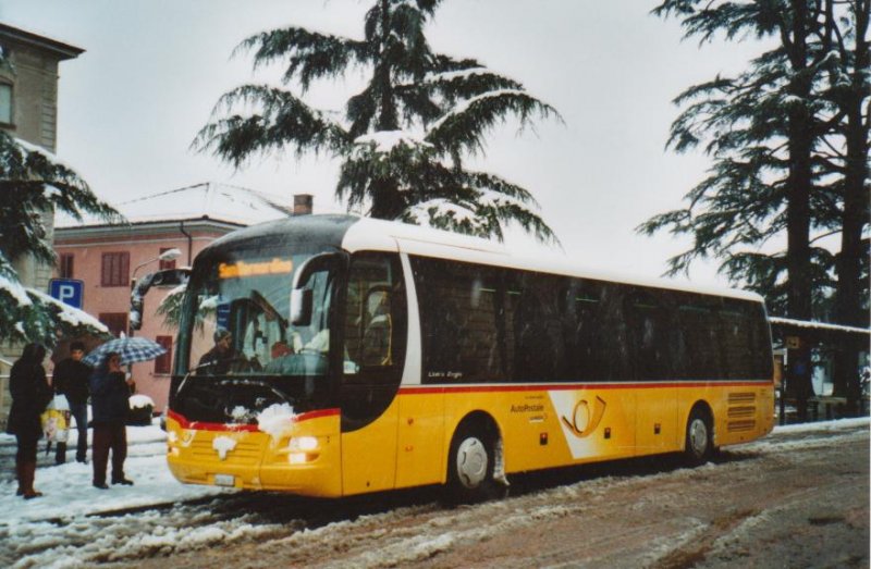 Schnee in Bellinzona: Mutti, Mesocco GR 104391 MAN am 10. Dezember 2008 Bellinzona, Bahnhof