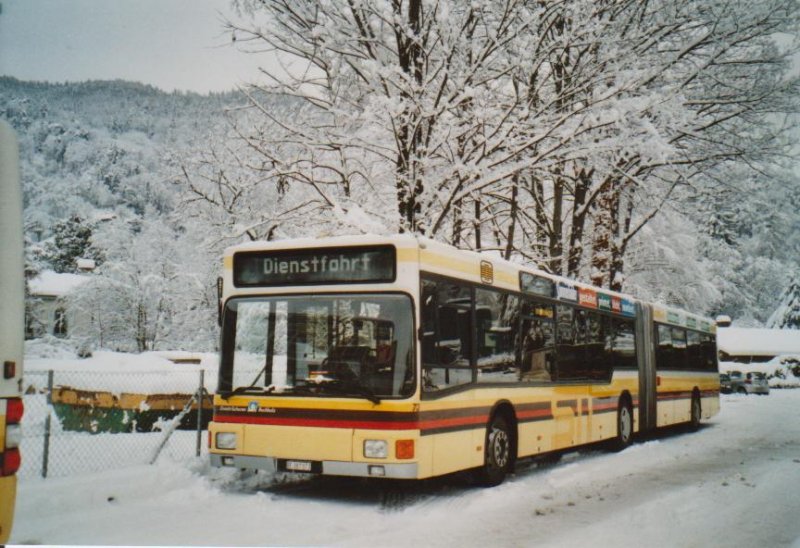 Schnee in Thun: STI Thun Nr. 73/BE 387073 MAN am 17. Dezember 2008 Thun, Schifflndte