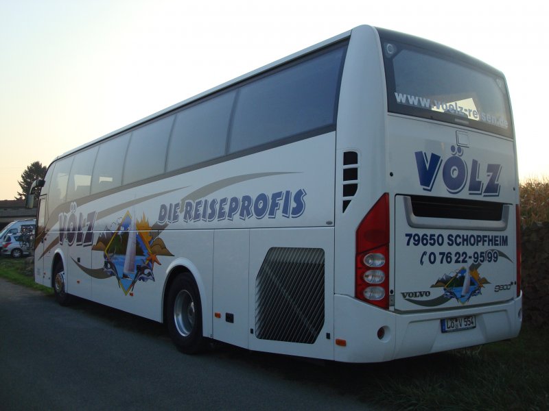 schwedischer Reisebus Volvo 9900, Heckansicht,
46Pltze,
Sept.2009