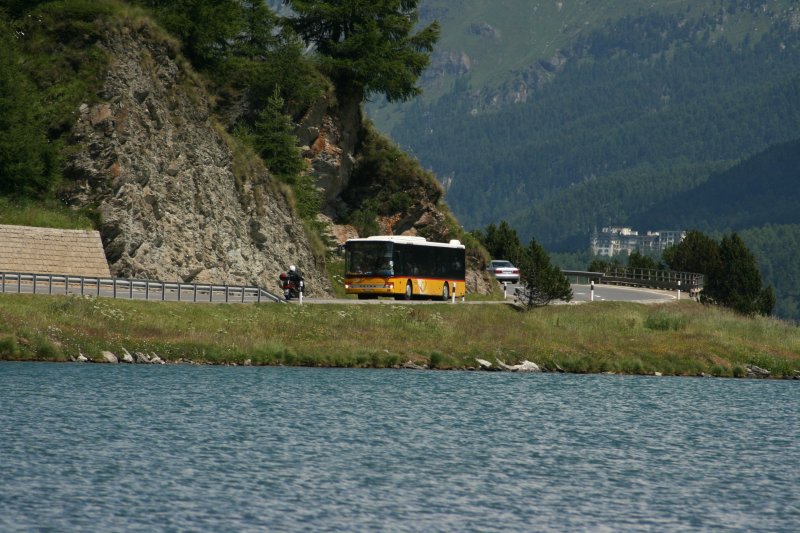 Setra 315NF GR 160'388 (Regie St. Moritz, 2006) am 30.7.2008 unterwegs zwischen Plaun da Lej und Maloja am Silsersee.