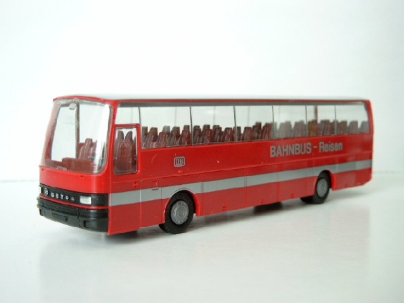 SETRA – Reisebus der DEUTSCHEN BUNDESBAHN; mit Werbung fr BAHNBUS – Reisen, Epoche IV [herpa 7542, Set 150 Jahre Deutsche Eisenbahn]  