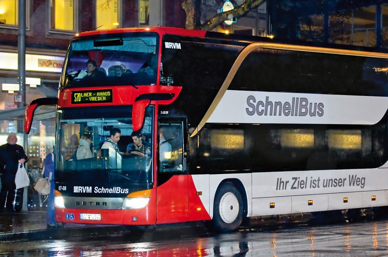 Setra Doppelstockbus der RVM. Linie S70 Mnster-Vreden.Schlechtwetterfoto,Regentropfen wurden entfernt.