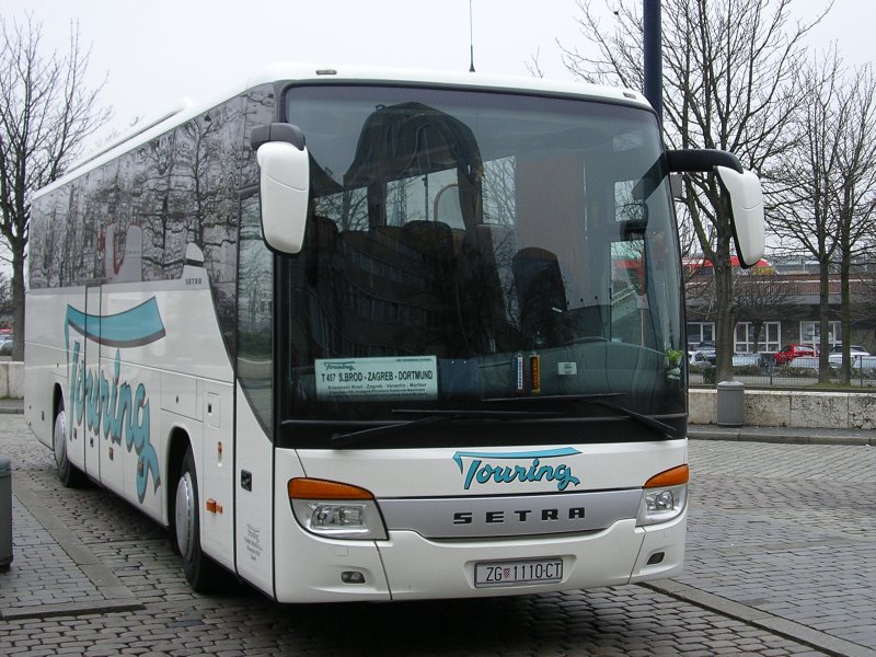 Setra Reisebus aus Zagreb im Dortmunder Busbahnhof.(29.01.2008)