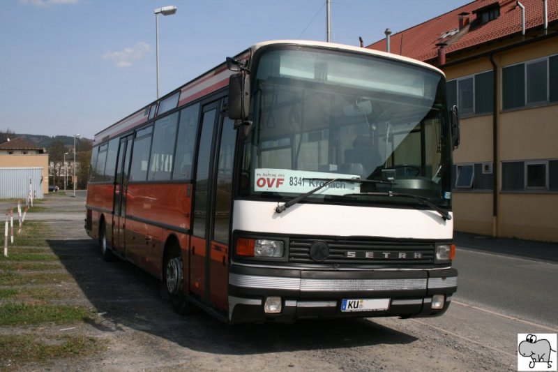 Setra S 200er-Serie abgestellt in Pressig am 10. April 2009.