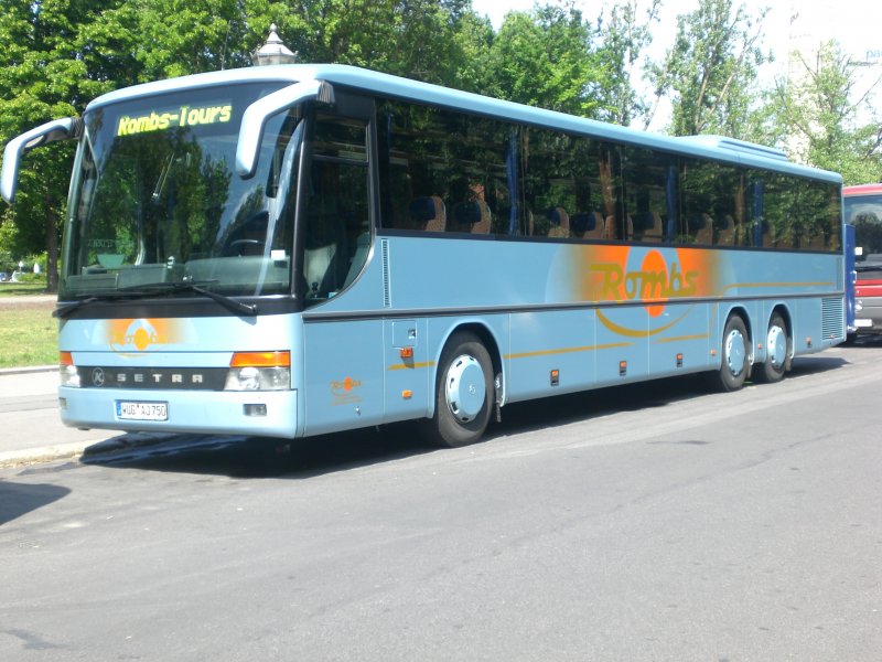 Setra S 300er Serie am Roten Rathaus.