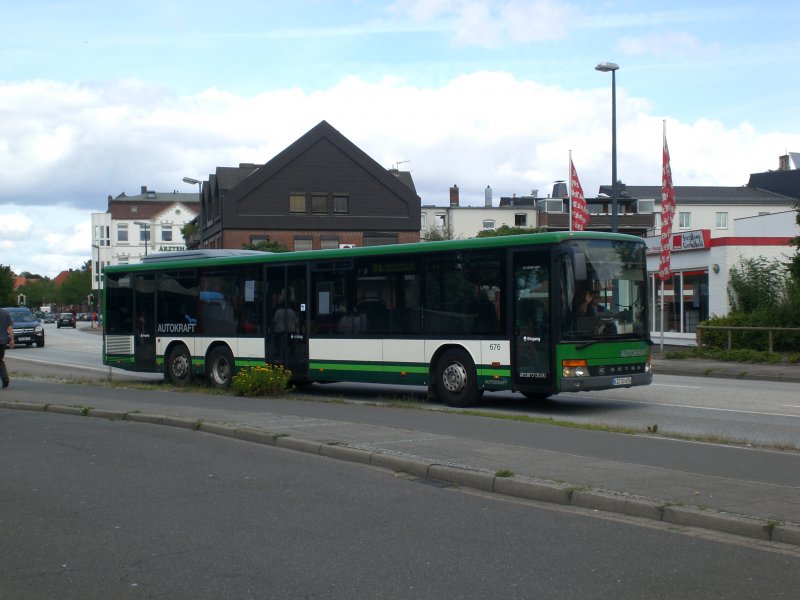 Setra S 300er-Serie NF auf der Linie 3050 nach Rendburg ZOB am Bahnhof Eckernfrde.