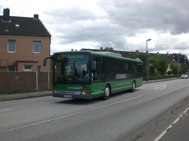 Setra S 300er-Serie NF auf der Linie 3070 nach Owschlag am Bahnhof Eckernfrde.