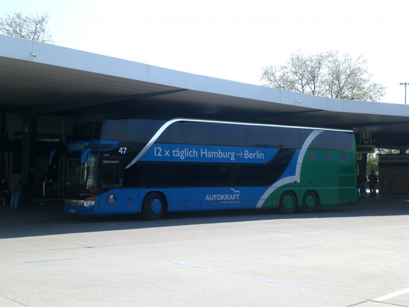 Setra S 400er Serie (Top Class) der Firma Autokraft auf der Linie zwischen Berlin und Hamburg am Charlottenburg ZOB.