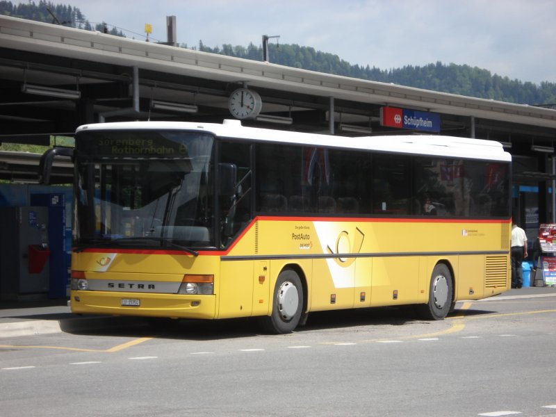 Setra S313 UL LU 15754 von PU Schnider vor dem Bahnhof in Schpfheim