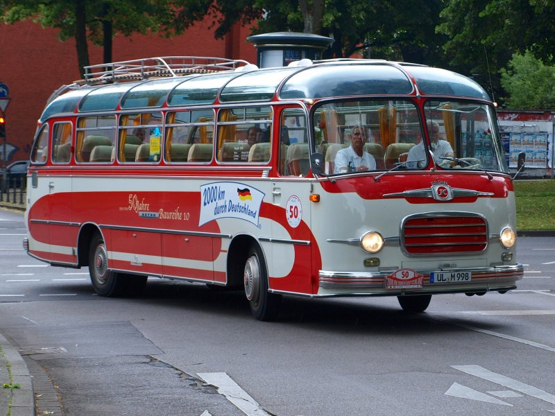Setra S9 Omnibus,Baujahr 1959, 125 PS, gesehen am 11.07.2009 in Aachen bei der Rallye  2000 km durch Deutschland 
 