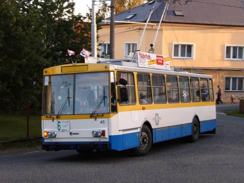 Skoda 14Tr 11/6 #45 in Klimentov (Klemensdorf) am Linie Nr. 6, 17. 9. 2004