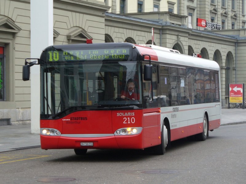SOLARIS Stadtbus Nr. 210 ZH 730210 eingeteillt auf der Linie 10 vor dem Bahnhof in Winterthur am 01.01.2008