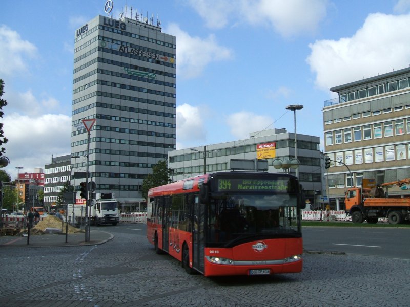 Solaris Urbino 12, Bogestra Linie 394 nach Bochum Eppendorf,bei der Einfahrt im Bochumer Hbf/Bbf.(25.09.2007) 