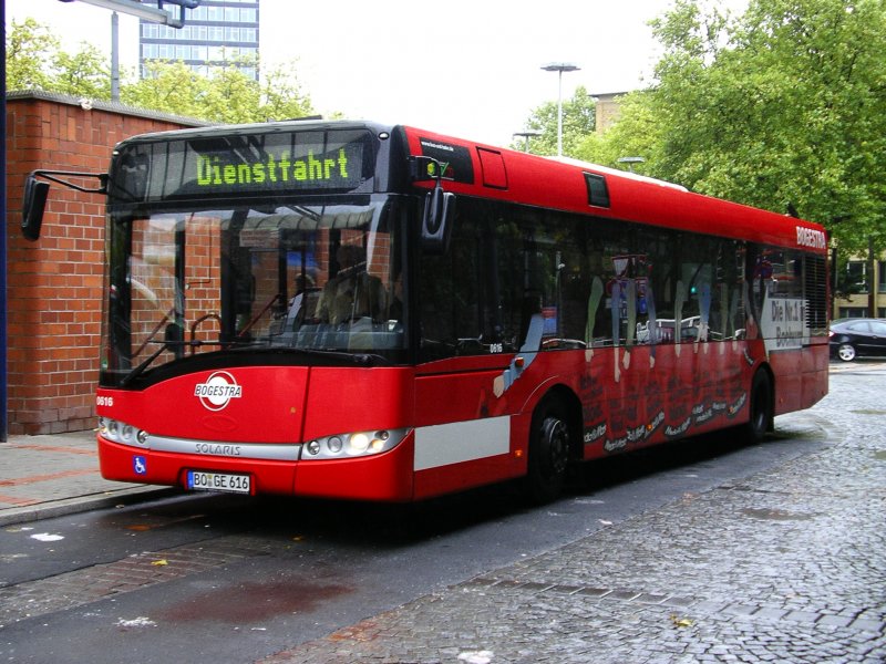 Solaris Urbino 12,Wagen 0616,kam als Linie 336 von Dortmund-Ltgendortmund,kurze Pause (Dienstfahrt eingestellt),fhrt Sonn.-und Feiertags weiter als Linie 365 von Bochum Hbf. nach Wattenscheid-Real Markt.(05.10.2008)