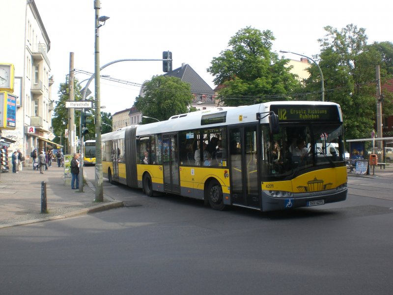 Solaris Urbino als SEV fr die U-Bahnlinie 2 zwischen S+U Bahnhof Pankow und U-Bahnhof Senefelder Platz.