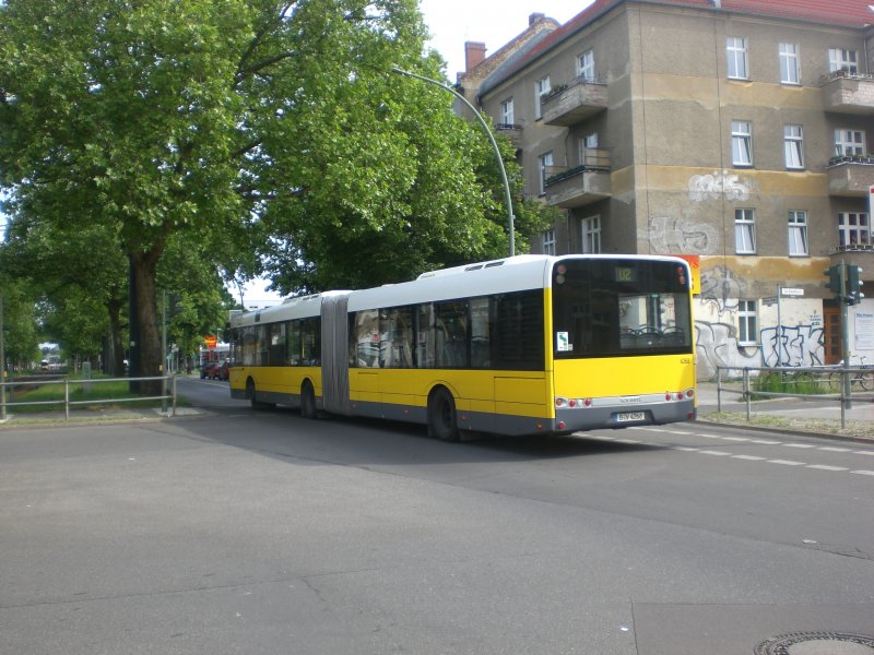 Solaris Urbino als SEV fr die U-Bahnlinie 2 zwischen S+U Bahnhof Pankow und U-Bahnhof Senefelder Platz am U-Bahnhof Vinetastrae.