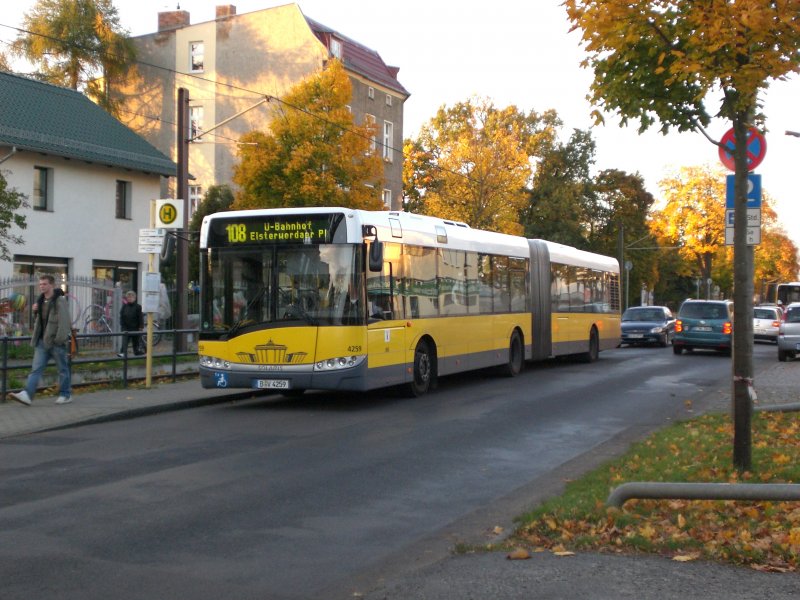 Solaris Urbino auf der Linie 108 nach U-Bahnhof Elsterwerdaer Platz an der Haltestelle Hultschiner Damm/Seestrae.