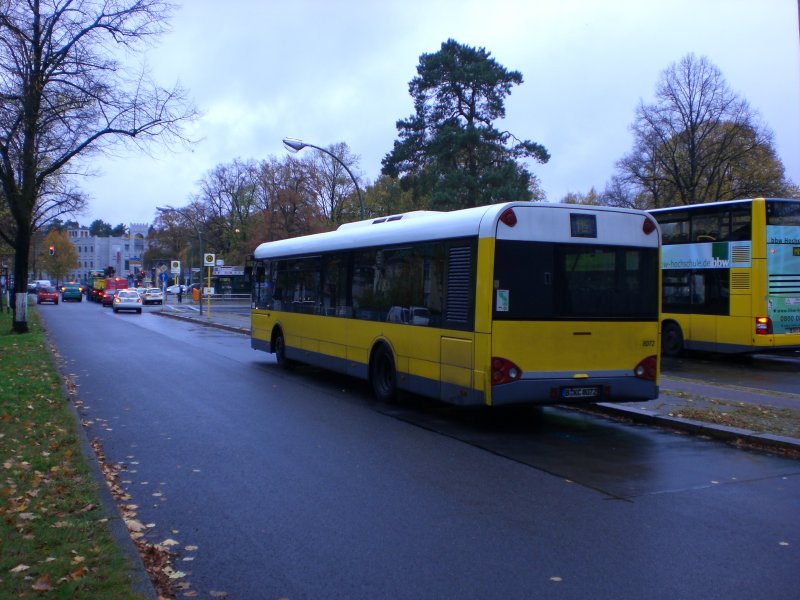 Solaris Urbino auf der Linie 115 nach U-Bahnhof Fehrbelliner Platz an der Haltestelle Roseneck.