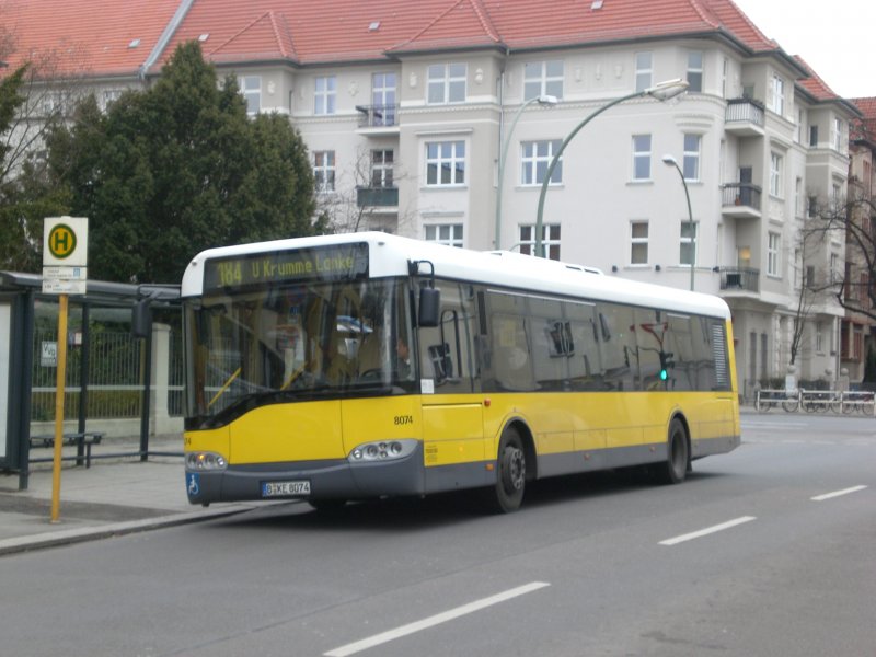 Solaris Urbino auf der Linie 184 nach U-Bahnhof Krumme Lanke am U-Bahnhof Kaiserin-Augusta-Strae.