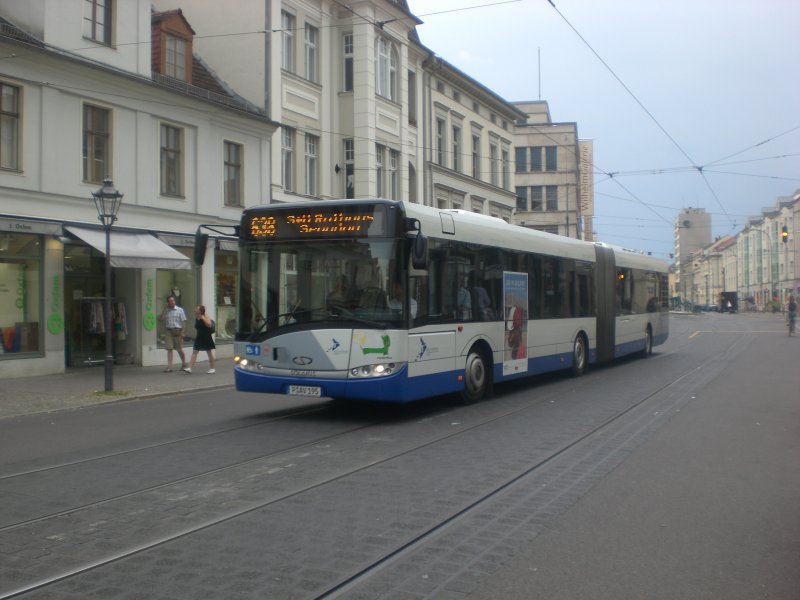 Solaris Urbino auf der Linie 638 nach S+U Bahnhof Rathaus Spandau nahe der Haltestelle Dortusstrae.
