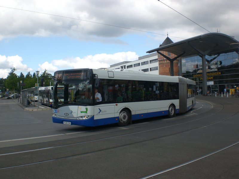 Solaris Urbino auf der Linie 639 nach S+U Bahnhof Rathaus Spandau am Hauptbahnhof.