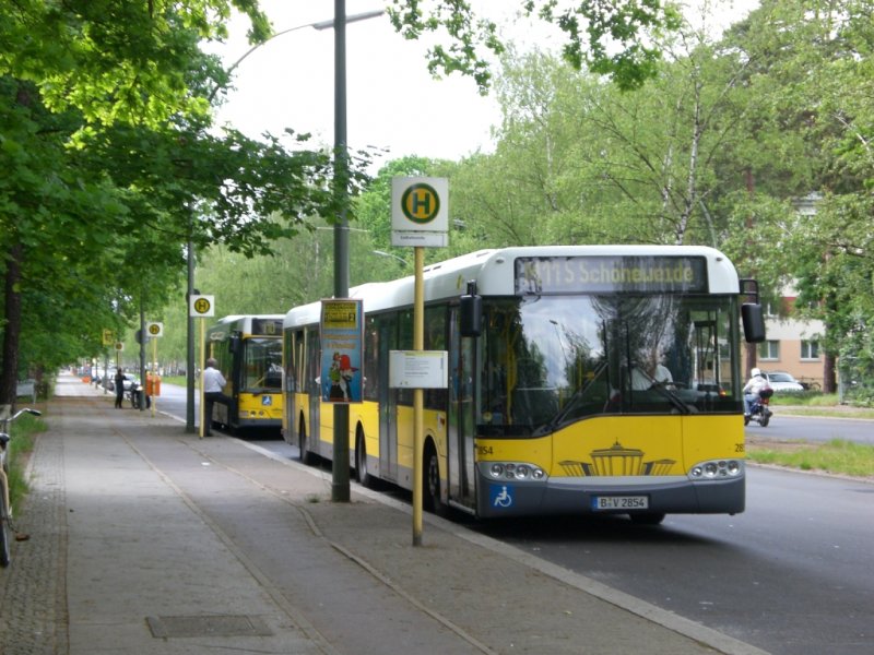 Solaris Urbino auf der Linie M11 nach S-Bahnhof Schneweide am U-Bahnhof Oskar-Helene-Heim.