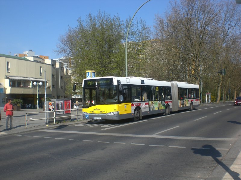 Solaris Urbino auf der Linie M41 nach Hauptbahnhof am U-Bahnhof Hallesches Tor.