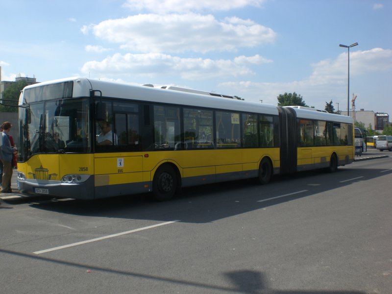 Solaris Urbino auf der Linie M41 nach Baumschulenweg Sonnenallee/Baumschulenstrae am Hauptbahnhof.