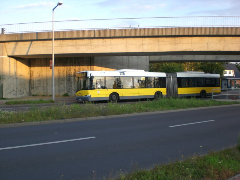 Solaris Urbino auf der Linie X69 nach Marzahn-West Kthener Strae am U-Bahnhof Elsterwerdaer Platz.