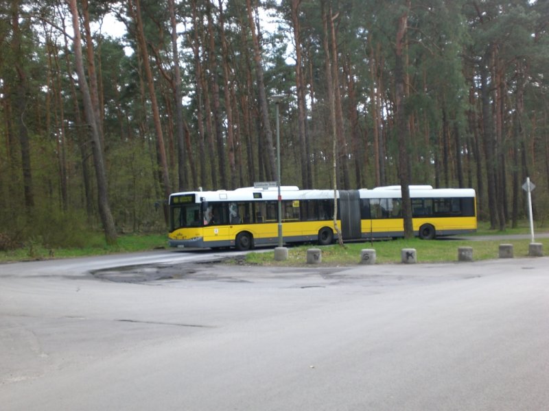 Solaris Urbino auf der Linie X69 nach Marzahn-West Kthener Strae an der Haltestelle Mggelheim Odernheimer Strae.