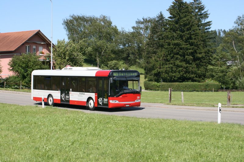 Stadtbus Winterthur Nr 285 (ZH 719'285, Solaris Urbino 12, 2002) am 23.6.2007 unterwegs auf der Linie 665 zwischen Neftenbach Herrgass und der Tssallmend. 