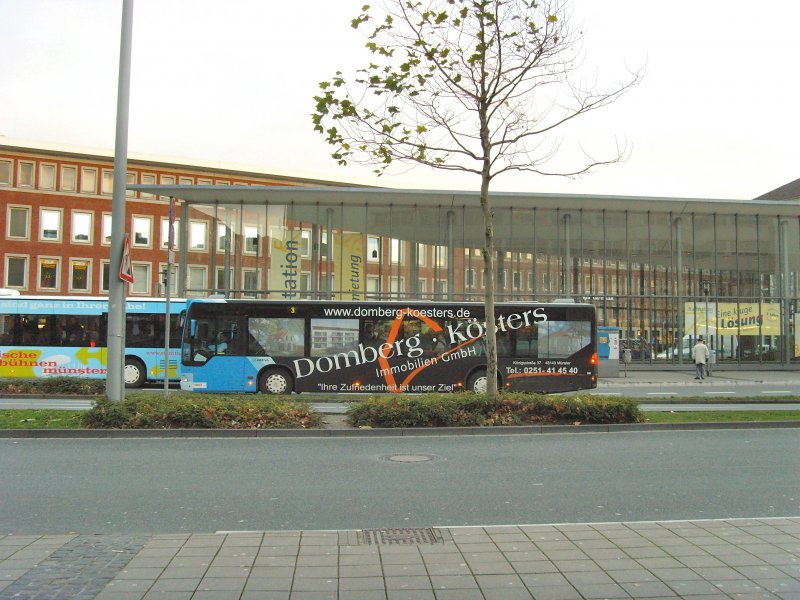 Stadtbusverkehr in Mnster am Hauptbahnhof, Dezember 2007