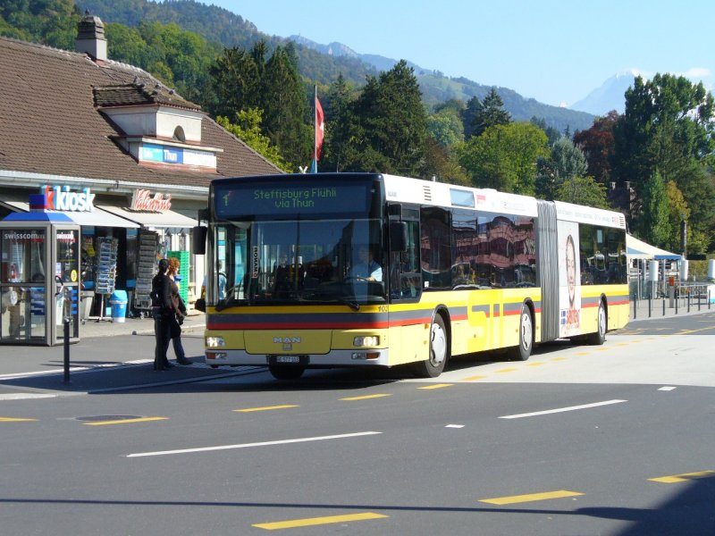 STI - MAN Gelenkbus Nr.103 BE 577103 bei einer der Bushaltestellen vor dem Bahnhof Thun am 20.09.2007