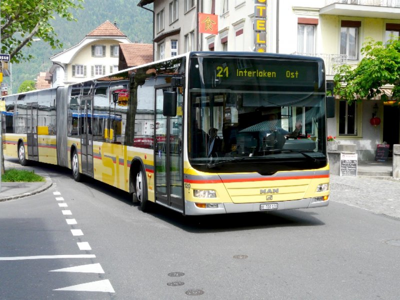 STI - MAN Gelenkbus Nr.120  BE 700120 in Interlaken unterwegs am 24.05.2008