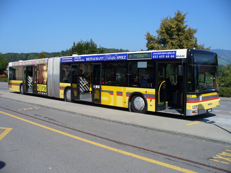 STI - MAN Regiobus Nr.105 BE 577105 bei der Haltestelle vor dem Bahnhof in Spiez am 13.09.2007