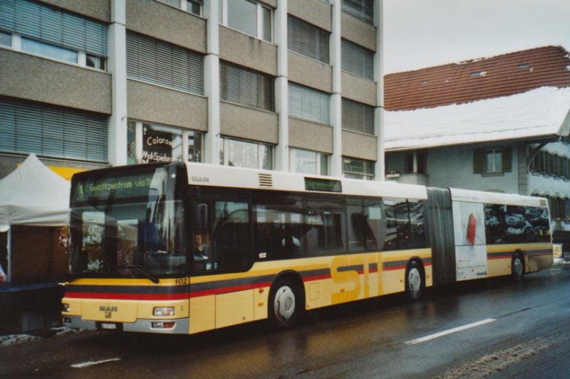 STI Thun Nr. 102/BE 577102 MAN am 12. Dezember 2008 Steffisburg, Platz