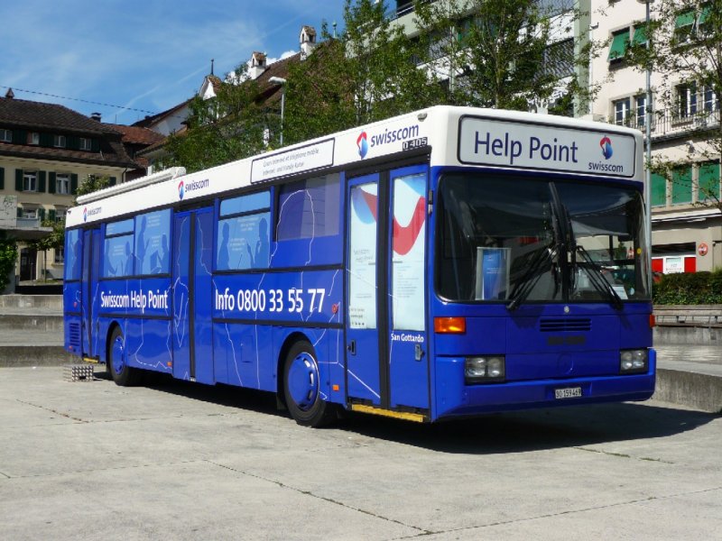 Swisscom Werbebus - Help Ponit mit einem  Mercedes O 405 
SO 159469 in Schwyz am 08.09.2008