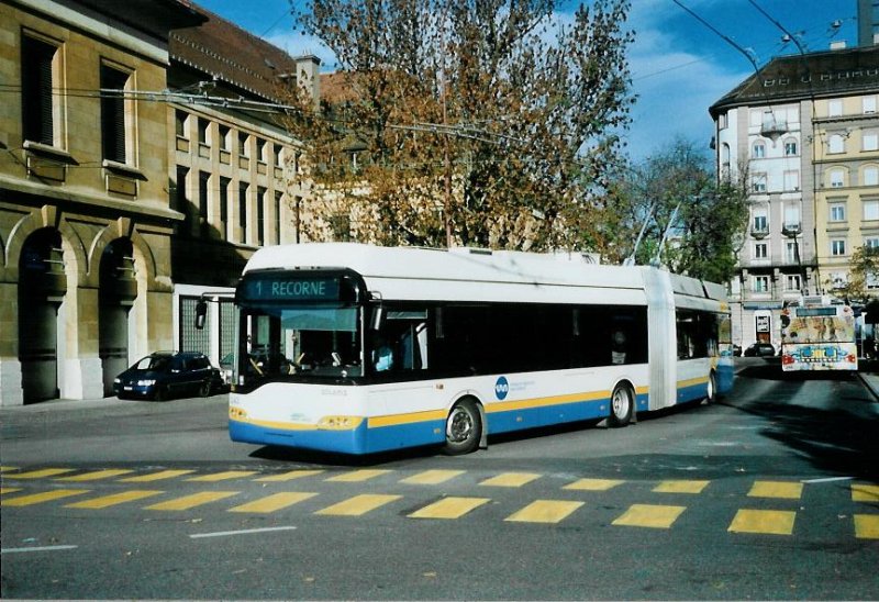 TC La Chaux-de-Fonds Nr. 143 Solaris Gelenktrolleybus am 10. November 2008 La Chaux-de-Fonds, Bahnhof