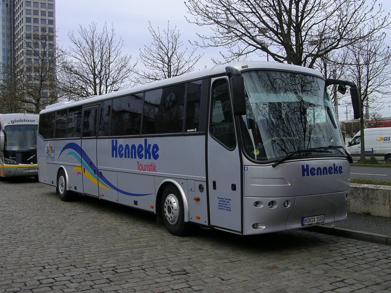 TDL Bova der Fa. Henneke Touristik im Bortmunder Busbahnhof.(01.04.2008)