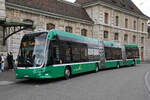 Hess Doppelgelenk Elektrobus 9102, auf der Linie 50, wartet am 12.05.2025 an der Endstation am Bahnhof SBB.